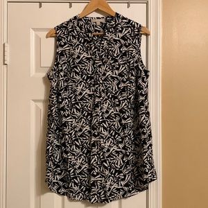 Black and white patterned sleeveless top